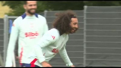 Volti sorridenti e rilassati, la Spagna si allena per la Germania