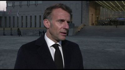 Macron risponde a Trump: parole "né eleganti né all'altezza"