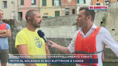 Riomaggiore, assalto turisti alla Cinque Terre