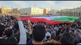 Libia, migliaia di manifestanti chiedono le dimissioni del premier