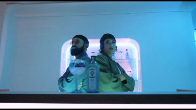 Bombay Sapphire, nuova collaborazione con Coma Cose