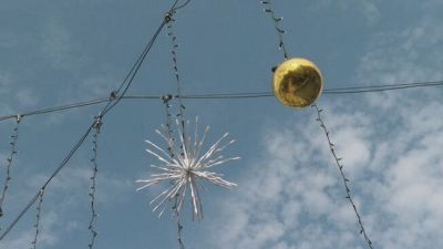 Nella bergamasca è già Natale, ecco le luminarie a Barbata