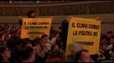 Salvini contestato da Greenpeace: "Il clima cambia, la politica no"