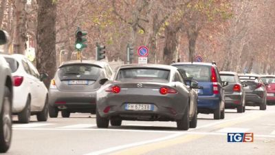 Troppe auto, città green un miraggio