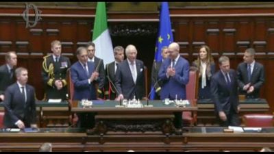 Re Carlo e Regina Camilla alla Camera: applausi e inno britannico