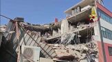 Palazzina crollata a Messina, corpo recuperato, scavi tra le macerie
