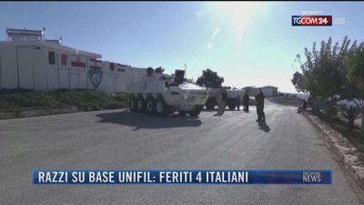 Breaking News delle 21.30 | Razzi su base Unifil: feriti 4 italiani