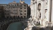 Presa in flagranza a Fontana di Trevi mentre deruba un turista, rom già libera