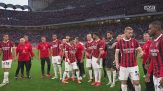 L'omaggio dei giocatori del Milan: Pioli si commuove