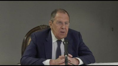Lavrov: "Non accetteremo truppe europee di Paesi Nato in Ucraina"