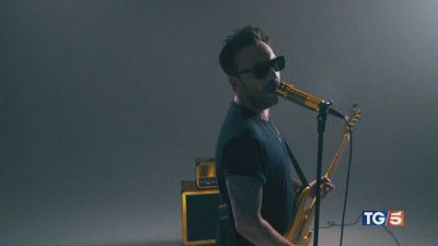 Cesare Cremonini lancia "Paparazzi"