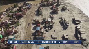 Breaking News delle 21.30 | Nepal, si aggrava il bilancio delle vittime