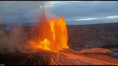 Hawaii, spettacolari fontane di lava dal vulcano Kilauea
