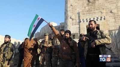 In fuga da Aleppo occupata dai ribelli