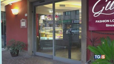 Aggredito col martello: "Basta dopo 50 rapine!"