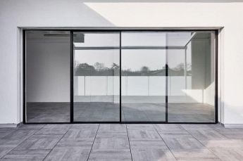 Serramenti in alluminio per grandi vetrate