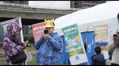 A Nuova Taipei centinaia di persone a caccia di Pokemon rari