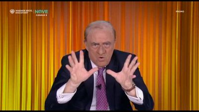 Crozza imita Vespa: "Tutti gli Stati fanno cose orribili... o no?"