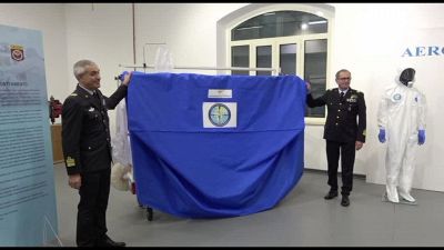 Barella anti Covid per malati infettivi entra nel museo Aeronautica