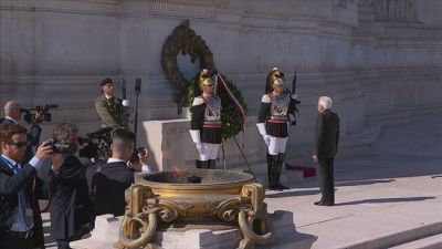 Festa del 2 giugno, l'omaggio al Milite ignoto e la parata
