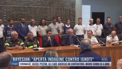 Breaking News delle 17.00 | Bayesian: "Aperta indagine contro ignoti"
