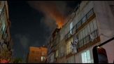 Edificio in fiamme a Holon dopo un nuovo attacco missilistico iraniano