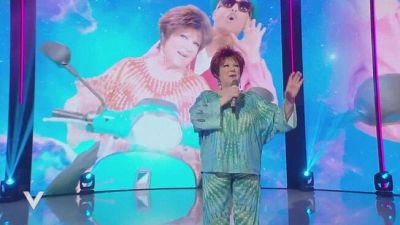 Orietta Berti canta "Una vespa in 2"
