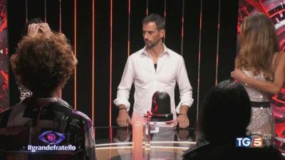 Stasera appuntamento con il Grande Fratello