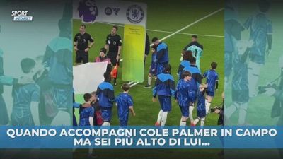 Accompagni il tuo idolo in campo ma lo fai sfigurare...