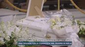 L'ultimo saluto al piccolo Domenico, dolore e lacrime