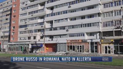 Breaking News delle 21.30 | Drone russo in Romani, Nato in allerta