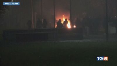 Violenze e illegalità Rinforzi e linea dura