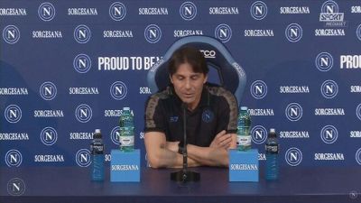 Conte: "Giusto per mettere i puntini sulle "i": io il megafono non lo avevo in valigia..."