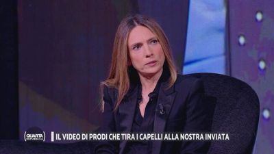 Prodi tira i capelli alla nostra inviata, il racconto di Lavinia Orefici