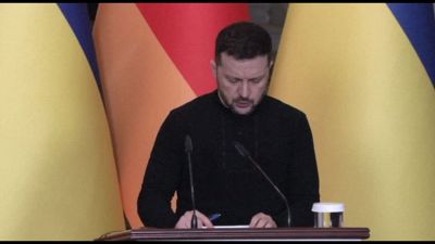 Zelensky: la Russia dovrebbe andare all'inferno, ci sta uccidendo