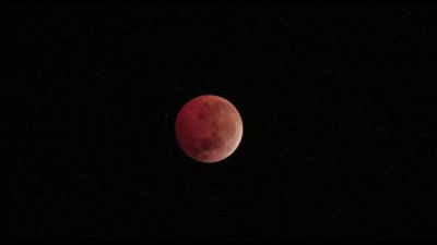 La spettacolare "Luna di sangue" per l'eclissi totale