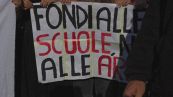 Scuola in sciopero, lezioni a rischio, prof e studenti in corteo