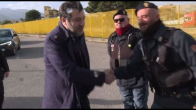 L'arrivo di Salvini all'aula bunker: "Fiero di quello che ho fatto"