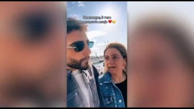 Sanremo, Rocco Hunt: mamma ha sentito la canzone ed è venuta stanotte