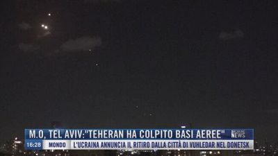 Breaking News delle 16.00 | Medio Oriente, Tel Aviv: "Teheran ha colpito basi aeree"
