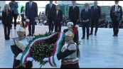 Mattarella depone corona di alloro sulla tomba del Milite Ignoto