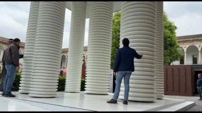 L'installazione "Tam Tam" di Corepla, tra arte e sostenibilità