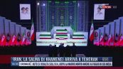 Breaking News delle 14.00 | Iran, la salma di Khamenei arriva a Teheran