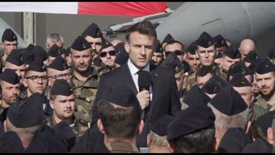 Macron: "Il nostro continente deve essere pronto a difendersi"