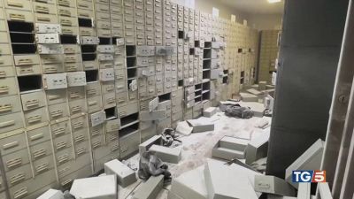 Rapina con ostaggi, la fuga nelle fogne