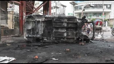 Bangladesh, almeno 300 morti in proteste antigovernative