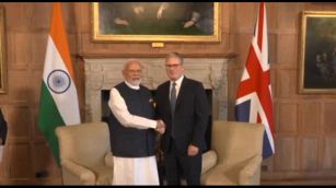 Modi e Starmer a Chequers firmano accordo su dazi e investimenti