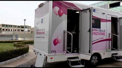 Lotta tumori del seno: torna a Napoli "Carovana della Prevenzione"