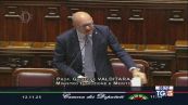 Bagarre in aula tra opposizione e Valditara