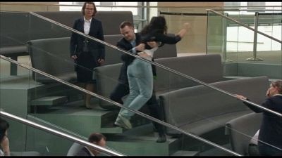 Manifestante Propal espulsa dal Parlamento tedesco